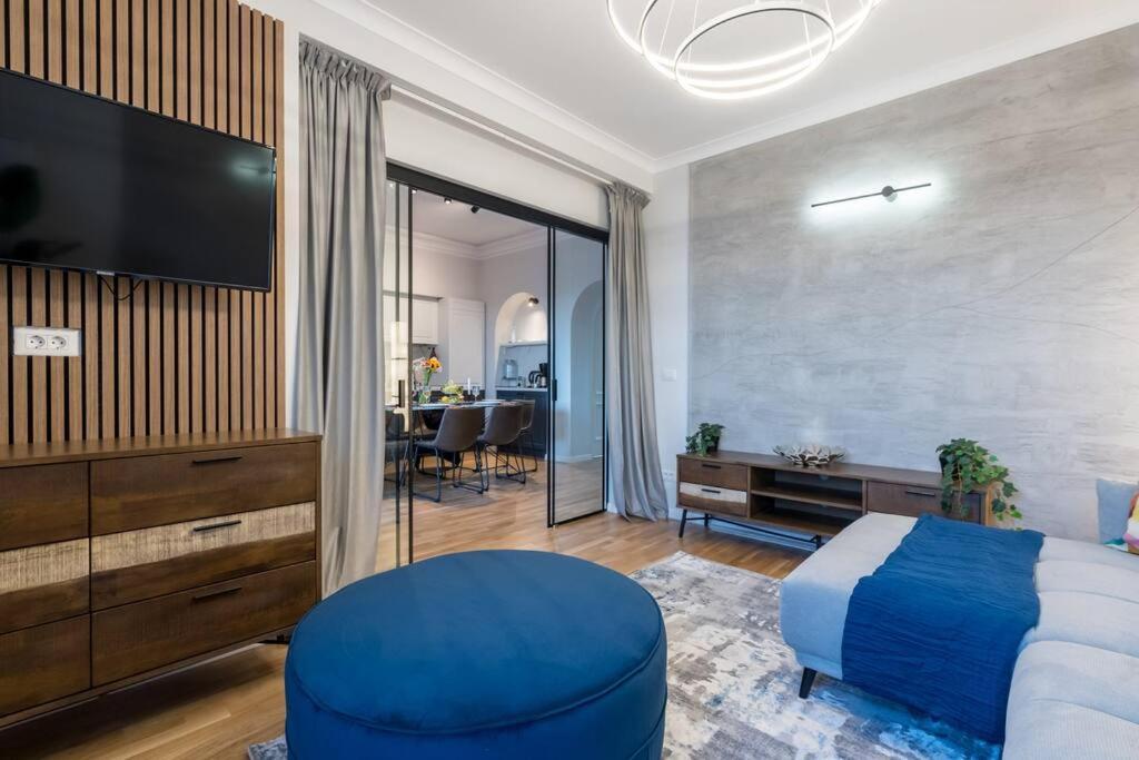 Superb Views 3br Midtown Flat - 3 Balconies Appartamento