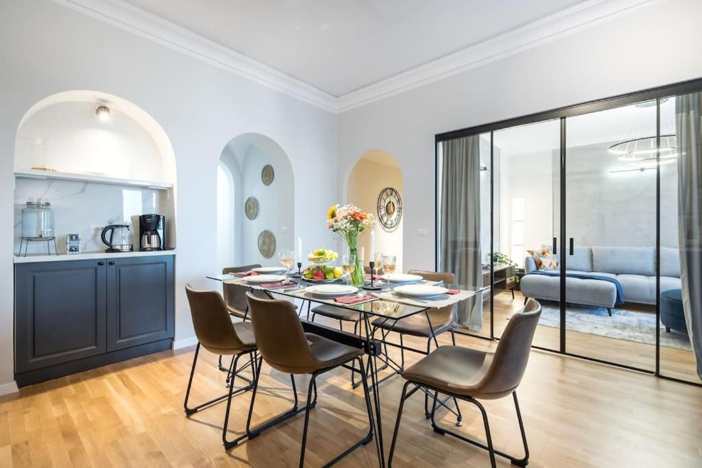 Appartamento Superb Views 3br Midtown Flat - 3 Balconies
