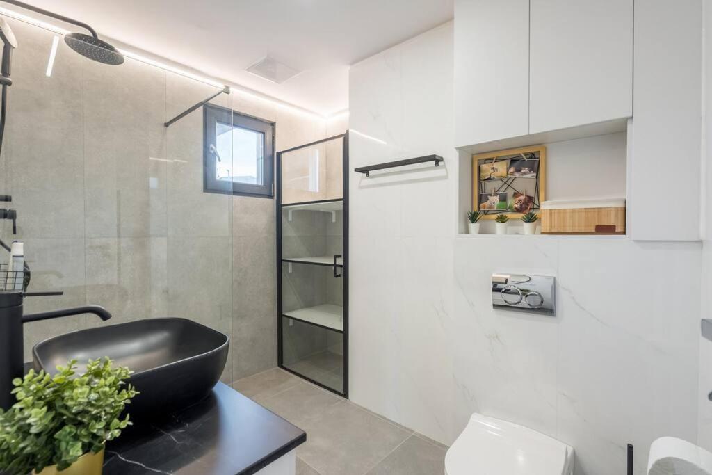 Superb Views 3br Midtown Flat - 3 Balconies * Bucarest